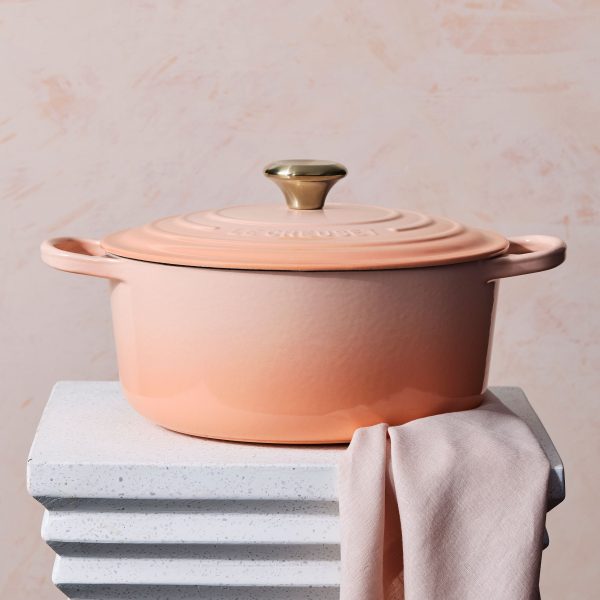 Le Creuset Signature Cast Iron 7.25-quart Peche Round Dutch Oven - Image 5