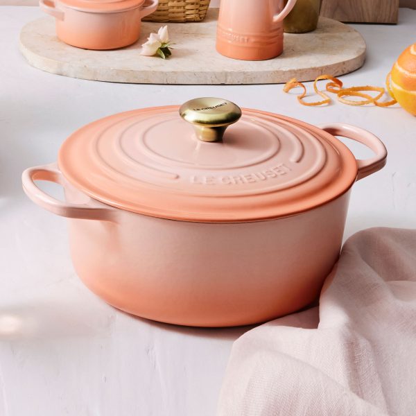 Le Creuset Signature Cast Iron 7.25-quart Peche Round Dutch Oven - Image 2