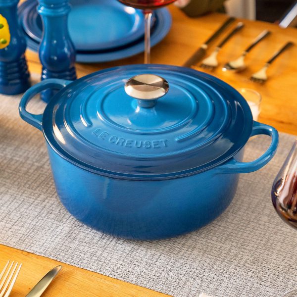 Le Creuset Signature Cast Iron 3.5-quart Marseille Round Dutch Oven - Image 9