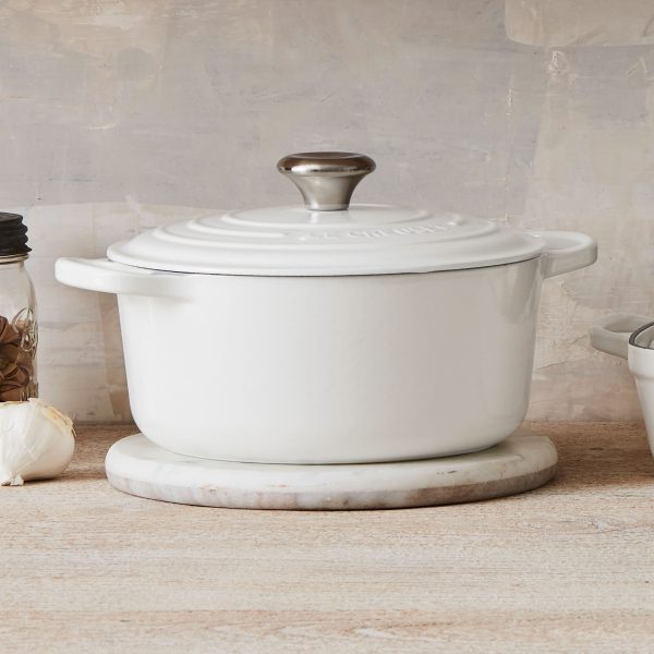 Le Creuset Signature Cast Iron 4.5-quart White Round Dutch Oven - Image 6
