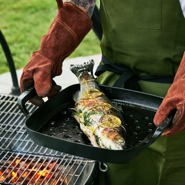 Le Creuset Alpine Outdoor Cast Iron 12" Square Grill Basket - Image 5