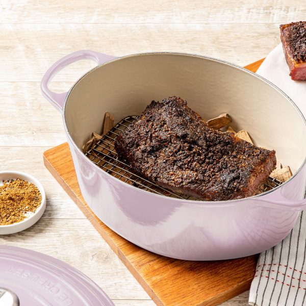 Le Creuset Signature Cast Iron 6.75-quart Shallot Oval Dutch Oven - Image 5