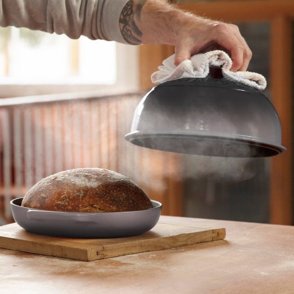 Le Creuset Signature Cast Iron 9.5" Oyster Bread Oven - Image 3
