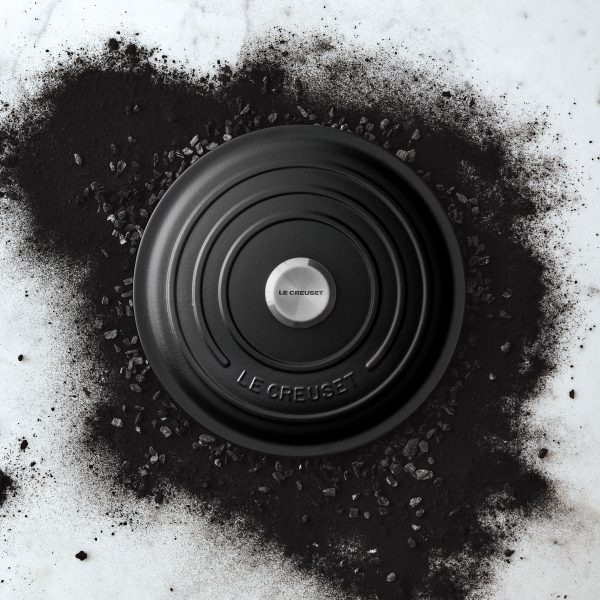 Le Creuset Signature Cast Iron 7.25-quart Licorice Round Dutch Oven - Image 5