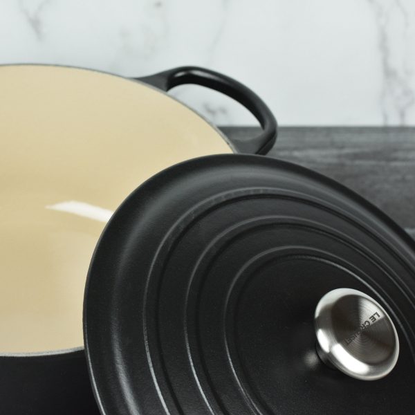 Le Creuset Signature Cast Iron 7.25-quart Licorice Round Dutch Oven - Image 3