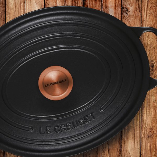 Le Creuset Signature Cast Iron 8-quart Licorice Oval Dutch Oven with Copper Knob - Image 2