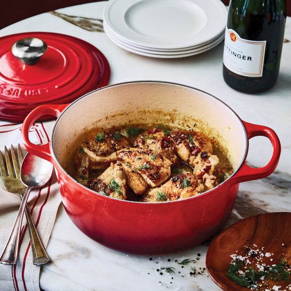 Le Creuset Signature Cast Iron 9-quart Cerise Round Dutch Oven - Image 5