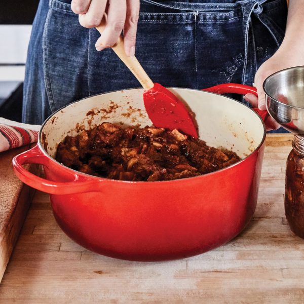 Le Creuset Signature Cast Iron 2-quart Cerise Dutch Oven - Image 4
