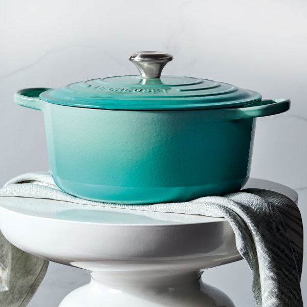 Le Creuset Signature Cast Iron 5.5-quart Caribbean Round Dutch Oven - Image 6