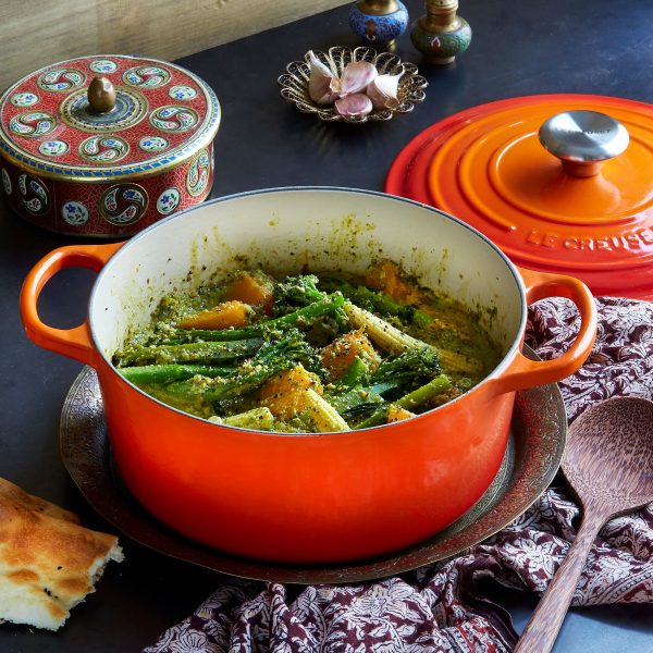 Le Creuset Signature Cast Iron 5.5-quart Flame Round Dutch Oven - Image 2