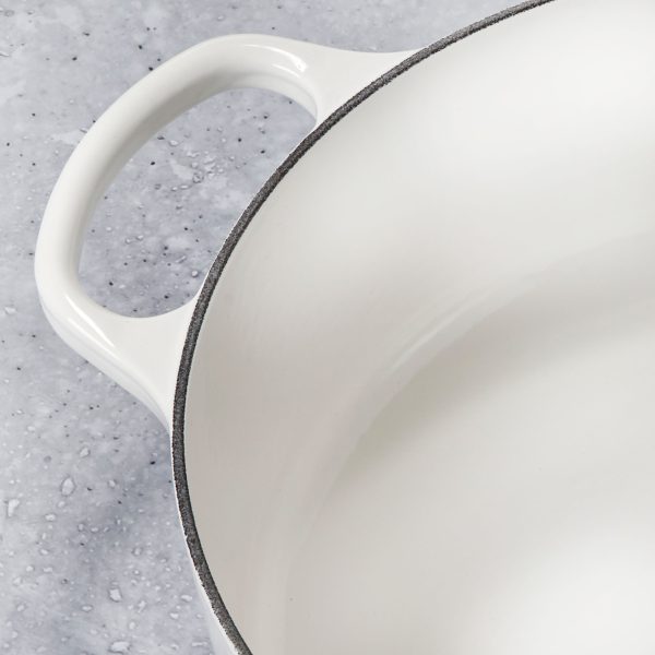 Le Creuset Signature Cast Iron 4.5-quart White Round Dutch Oven - Image 4