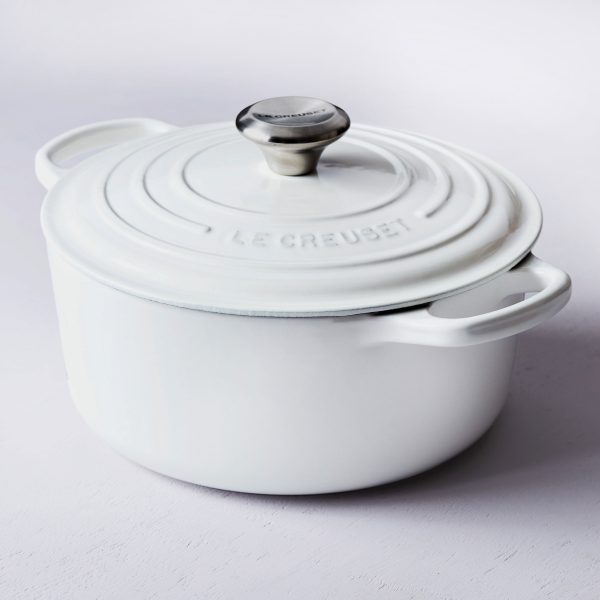Le Creuset Signature Cast Iron 4.5-quart White Round Dutch Oven - Image 5