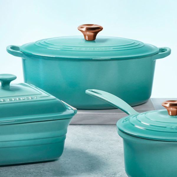 Le Creuset Signature Cast Iron 8-quart Caribbean Oval Dutch Oven with Copper Knob - Image 7