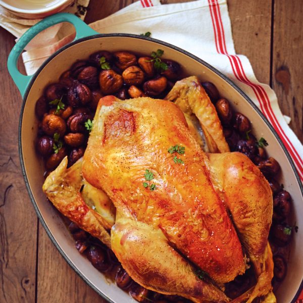 Le Creuset Signature Cast Iron 8-quart Caribbean Oval Dutch Oven with Copper Knob - Image 5