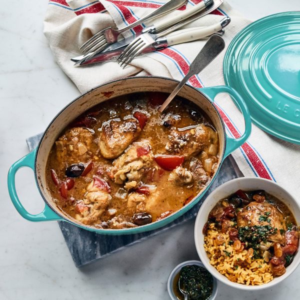 Le Creuset Signature Cast Iron 8-quart Caribbean Oval Dutch Oven with Copper Knob - Image 3
