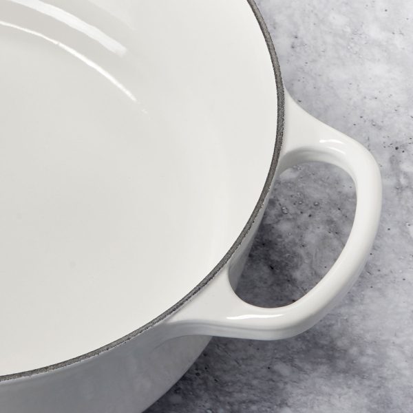 Le Creuset Signature Cast Iron 5-quart White Oval Dutch Oven - Image 4