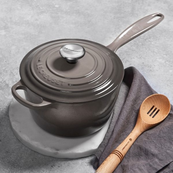 Le Creuset Signature Cast Iron 1.75-quart Oyster Saucepan - Image 2