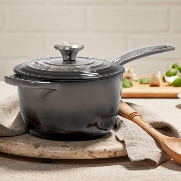 Le Creuset Signature Cast Iron 1.75-quart Oyster Saucepan - Image 7