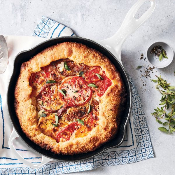 Le Creuset Signature Cast Iron 10.25" White Skillet - Image 4