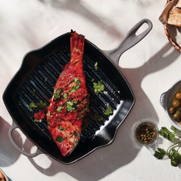 Le Creuset Signature Cast Iron 10.25" Oyster Square Grill Pan - Image 3