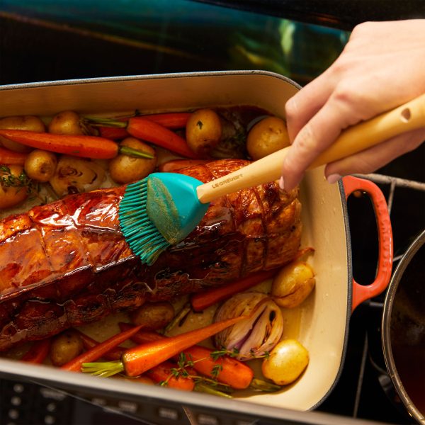 Le Creuset Signature Cast Iron 12.75" x 9.75" Flame Roasting Pan - Image 7