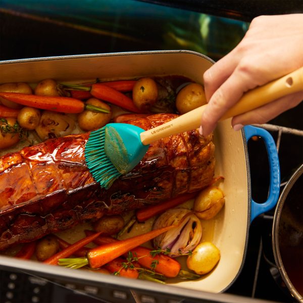 Le Creuset Signature Cast Iron 12.75" x 9.75" Marseille Roasting Pan - Image 6