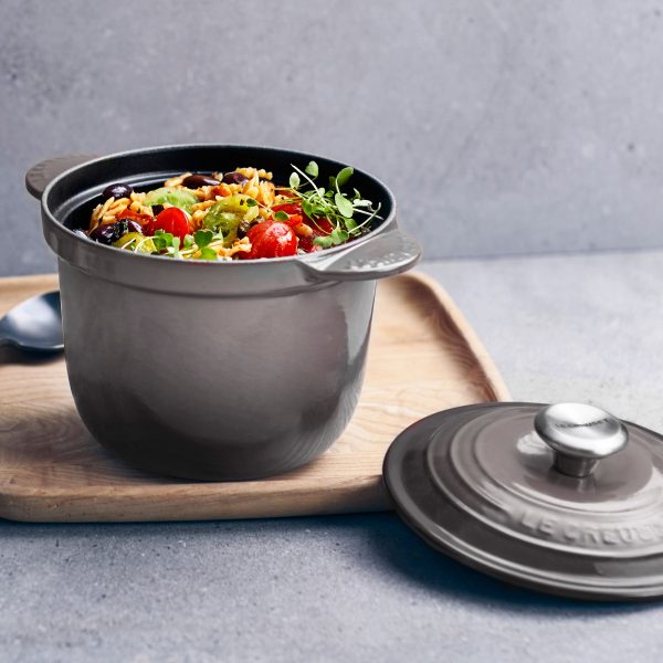 Le Creuset Signature Cast Iron 2.25-quart Oyster Rice Pot with Stoneware Insert - Image 6