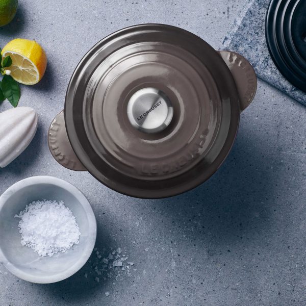 Le Creuset Signature Cast Iron 2.25-quart Oyster Rice Pot with Stoneware Insert - Image 4