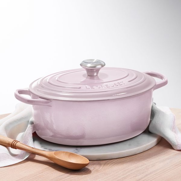Le Creuset Signature Cast Iron 6.75-quart Shallot Oval Dutch Oven - Image 7