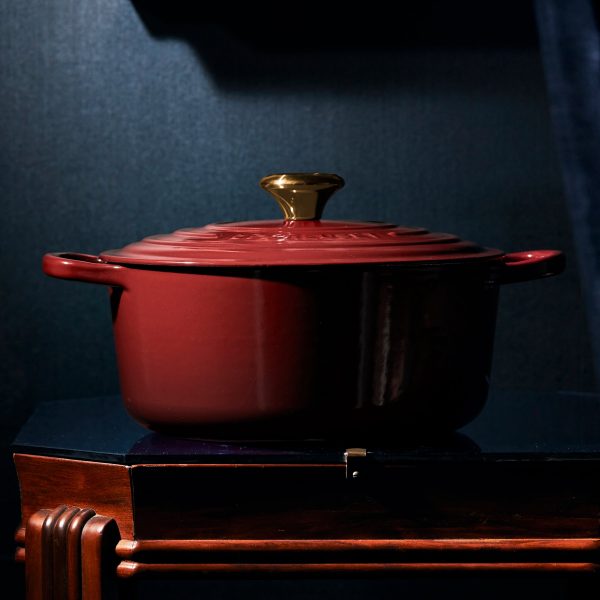 Le Creuset Signature Cast Iron 4.5-quart Rhone Round Dutch Oven - Image 3
