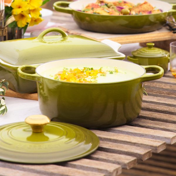 Le Creuset Signature Cast Iron 5.5-quart Olive Round Dutch Oven - Image 5