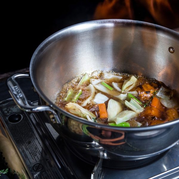 All-Clad d3 Stainless 5.5-quart Dutch Oven - Image 3