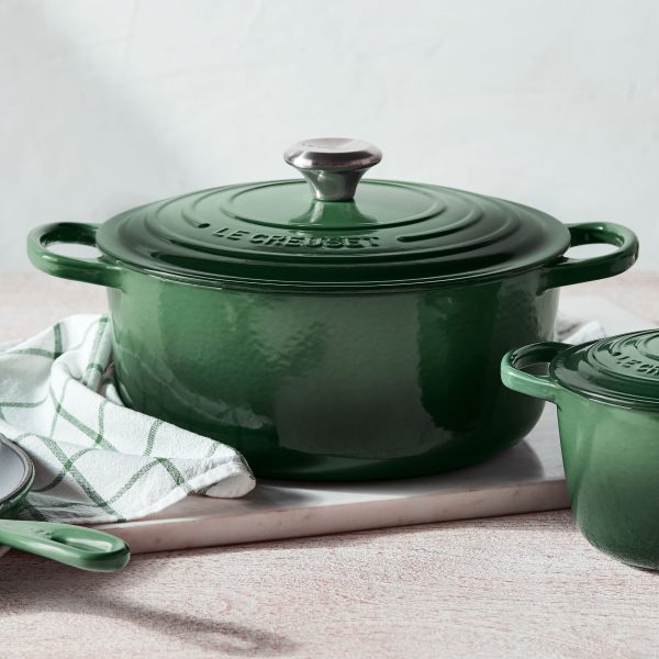 Le Creuset Signature Cast Iron 4.5-quart Artichaut Round Dutch Oven - Image 2