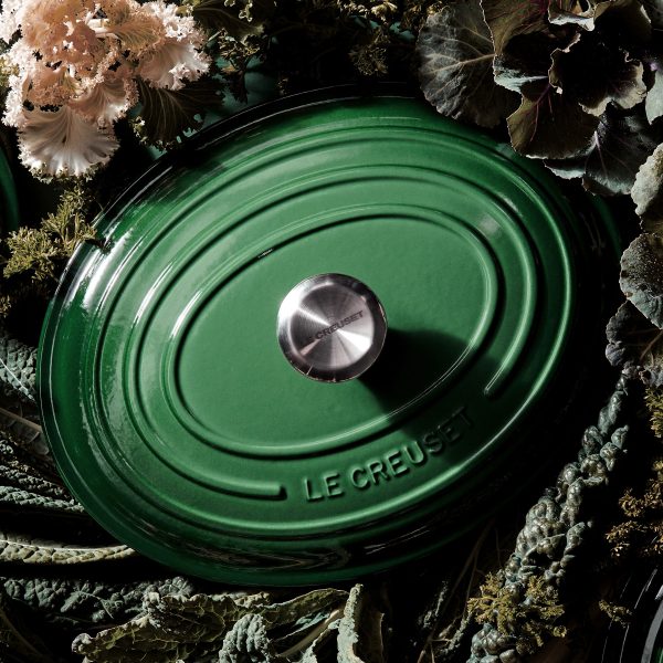 Le Creuset Signature Cast Iron 6.75-quart Artichaut Oval Dutch Oven - Image 3