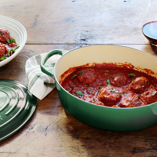 Le Creuset Signature Cast Iron 6.75-quart Artichaut Oval Dutch Oven - Image 4