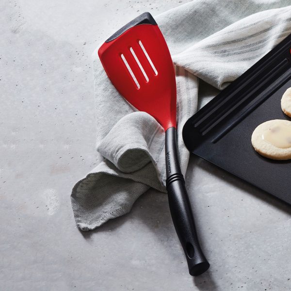Le Creuset 4 Piece Bi-Material Silicone Utensil Set - Image 6