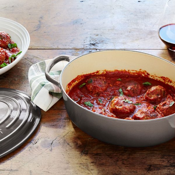 Le Creuset Signature Cast Iron 8-quart Oyster Oval Dutch Oven with Copper Knob - Image 7