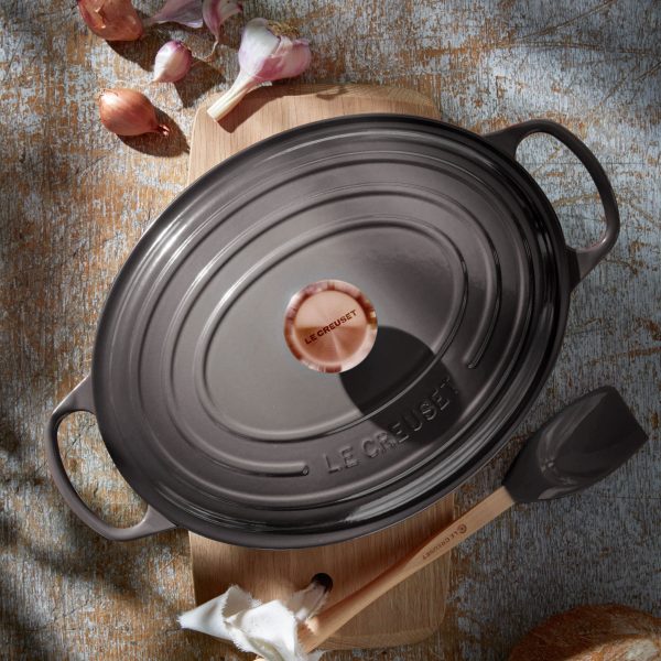 Le Creuset Signature Cast Iron 8-quart Oyster Oval Dutch Oven with Copper Knob - Image 3
