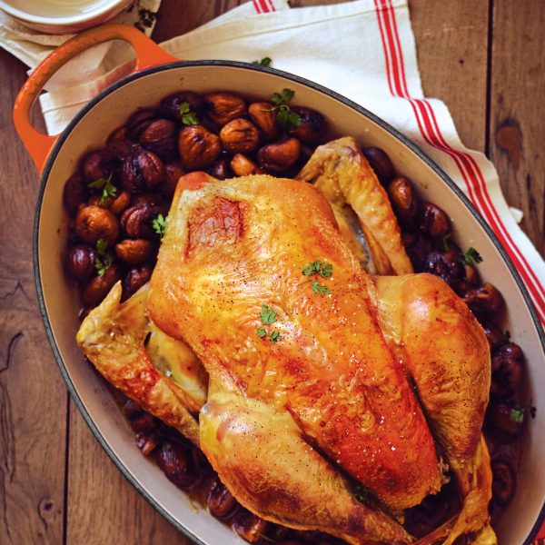 Le Creuset Signature Cast Iron 8-quart Flame Oval Dutch Oven with Copper Knob - Image 5