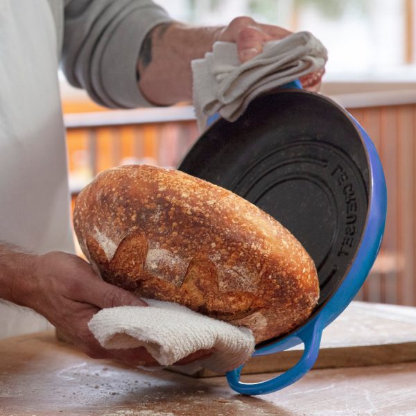 Le Creuset Signature Cast Iron 9.5" Marseille Bread Oven - Image 5