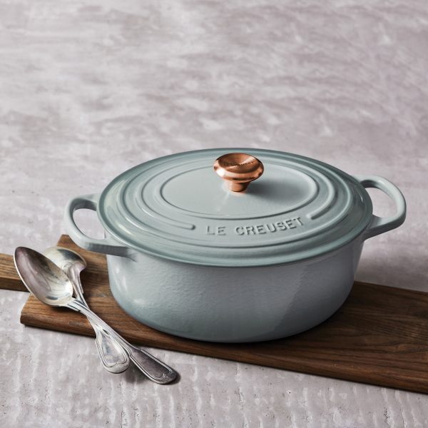 Le Creuset Signature Cast Iron 8-quart Sea Salt Oval Dutch Oven with Copper Knob - Image 4