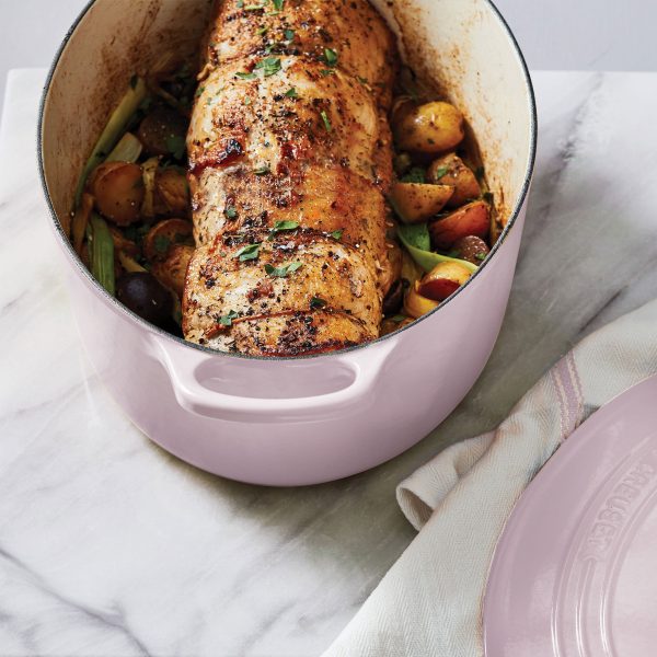 Le Creuset Signature Cast Iron 6.75-quart Shallot Oval Dutch Oven - Image 6