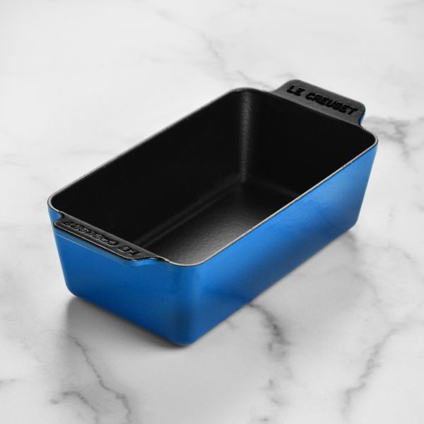 Le Creuset Signature Cast Iron 9 x 5" Marseille Loaf Pan - Image 4