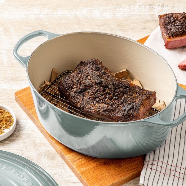 Le Creuset Signature Cast Iron 15.5-quart Sea Salt Oval Dutch Oven - Image 4
