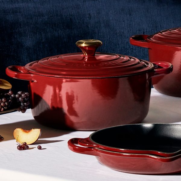 Le Creuset Signature Cast Iron 4.5-quart Rhone Round Dutch Oven - Image 7