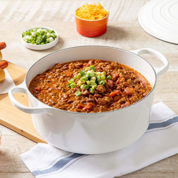 Le Creuset Signature Cast Iron 7.25-quart White Round Dutch Oven - Image 6