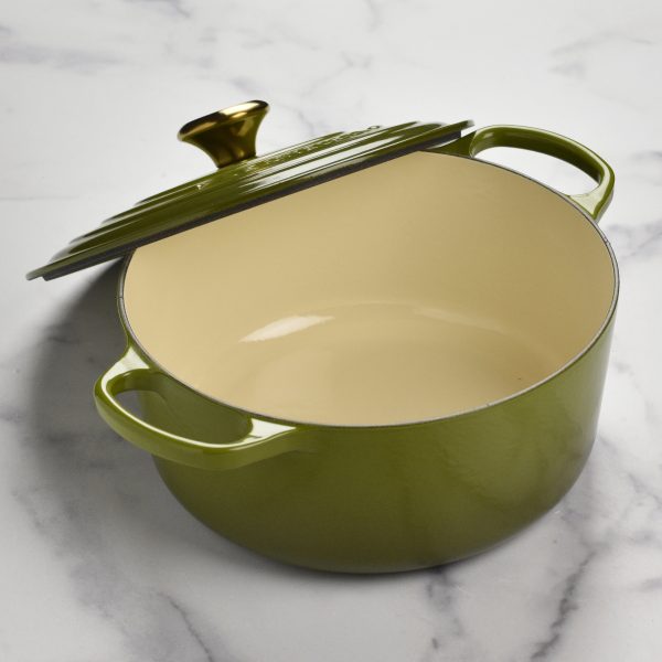Le Creuset Signature Cast Iron 5.5-quart Olive Round Dutch Oven - Image 7