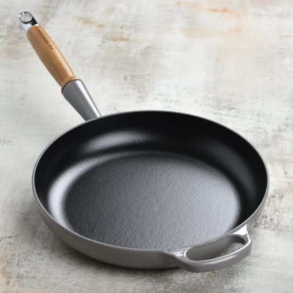 Le Creuset Cast Iron 10.25" Oyster Fry Pan with Wood Handle - Image 7