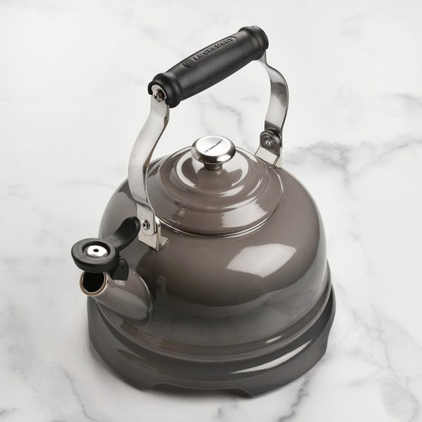 Le Creuset Signature Cast Iron 8.8" Oyster Round Trivet - Image 2