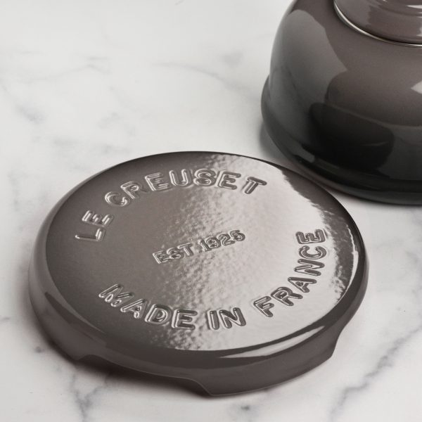 Le Creuset Signature Cast Iron 8.8" Oyster Round Trivet - Image 5